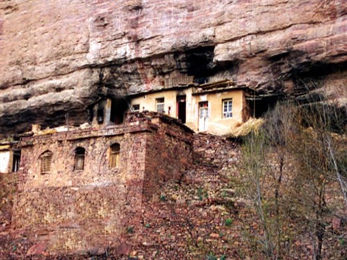 黃崖洞保衛戰板山遺址